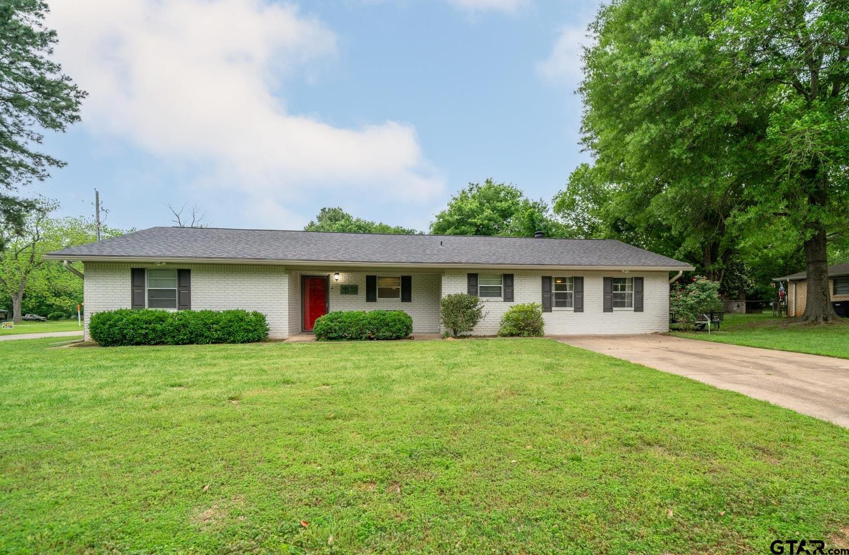 102 Randal Lane Pittsburg, TX 75686 - Photo 1 of 42