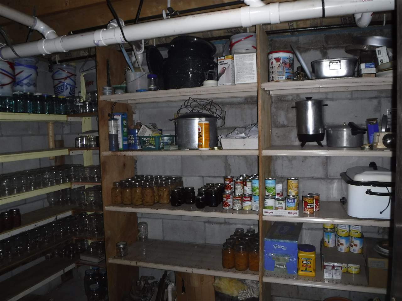 10705 Oviatt Road Honor, MI 49640 - Photo 27 of 47 1849076-26.JPG