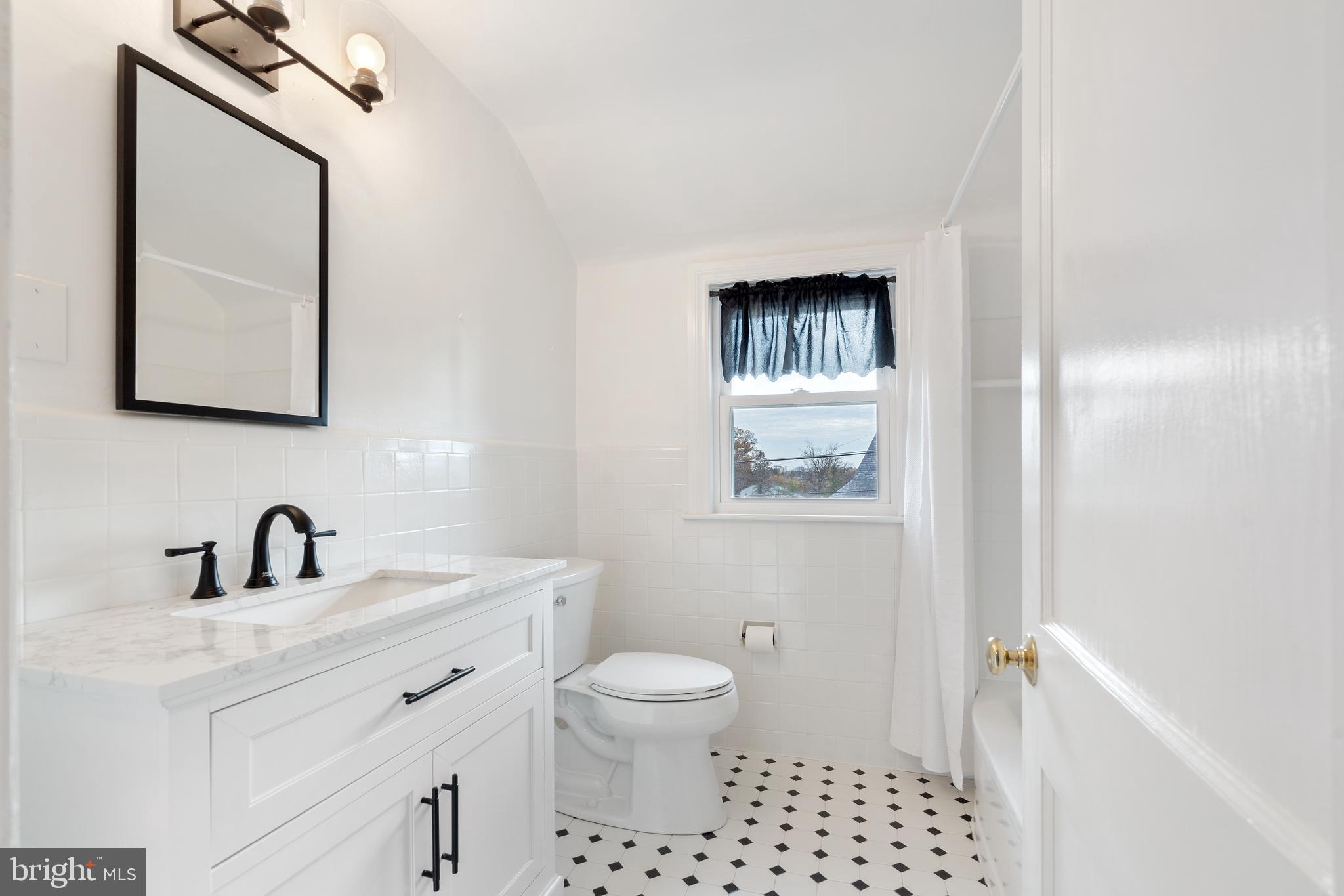 680 Buttonwood Drive Springfield, PA 19064 - Photo 22 of 39 Bathroom