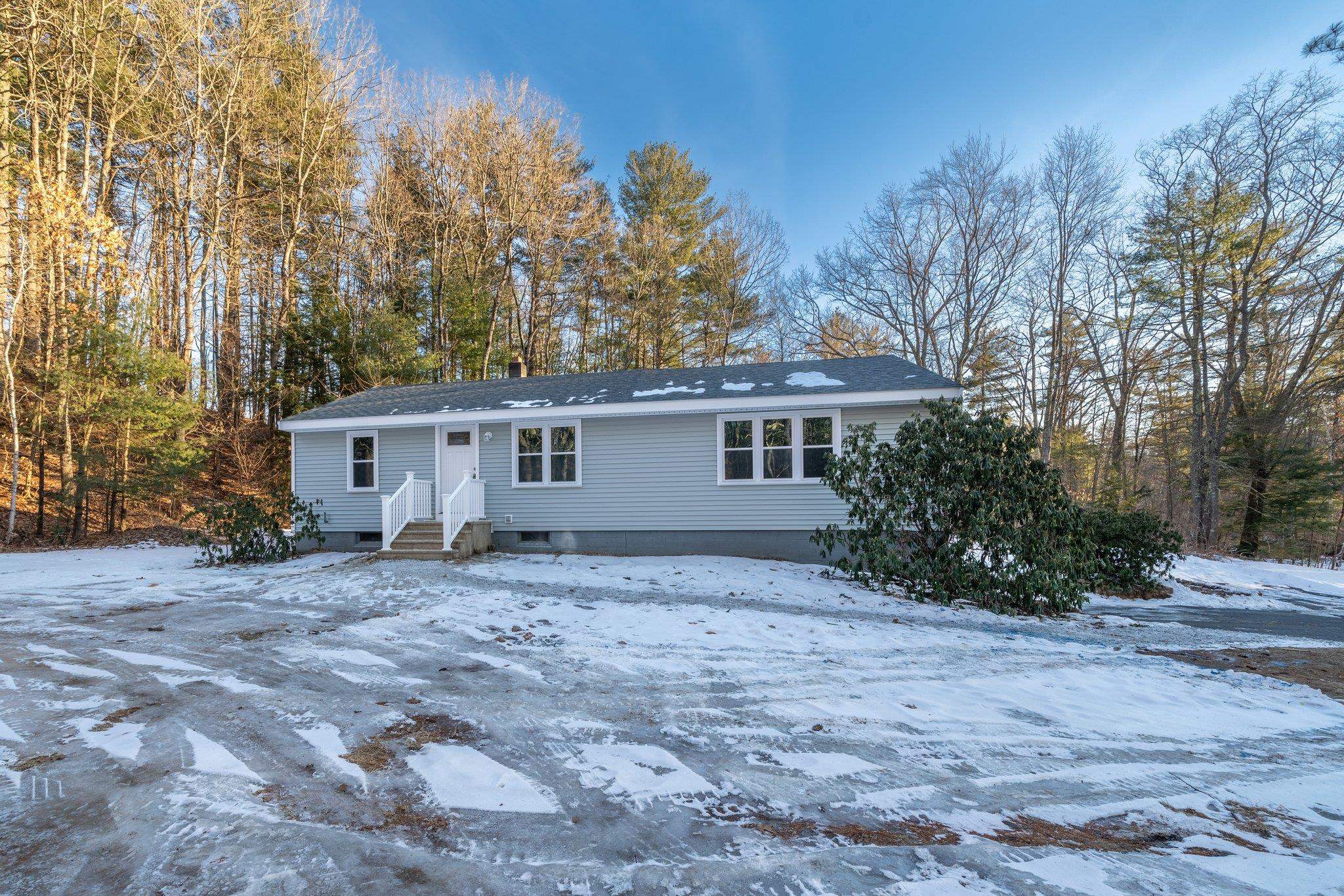 50 Hampstead Road Sandown, NH 03873 - Photo 1 of 21