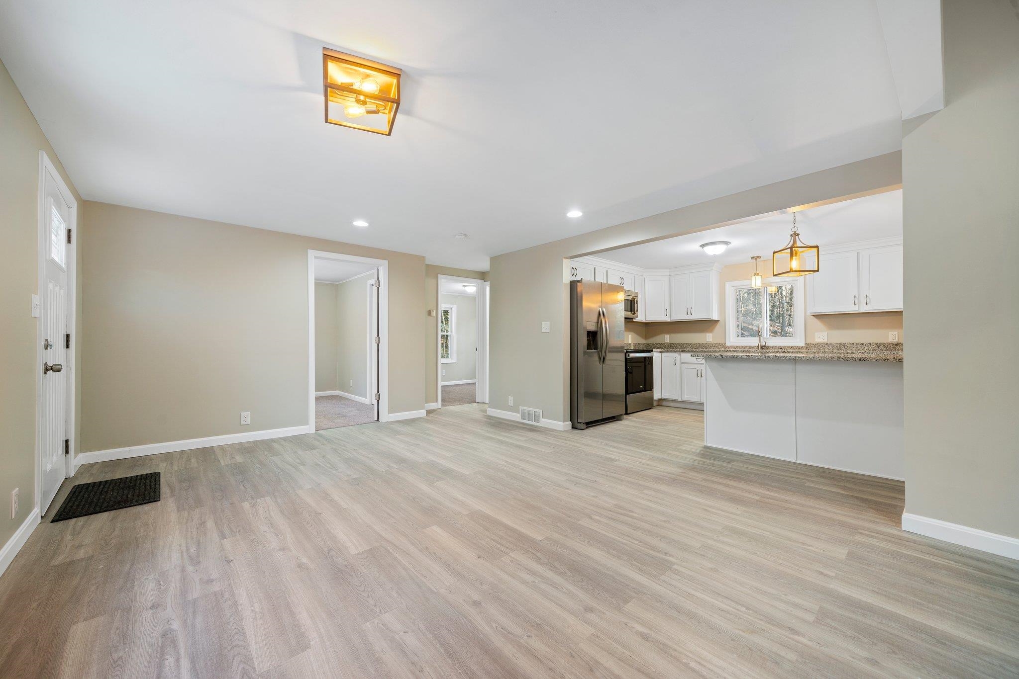 50 Hampstead Road Sandown, NH 03873 - Photo 4 of 21