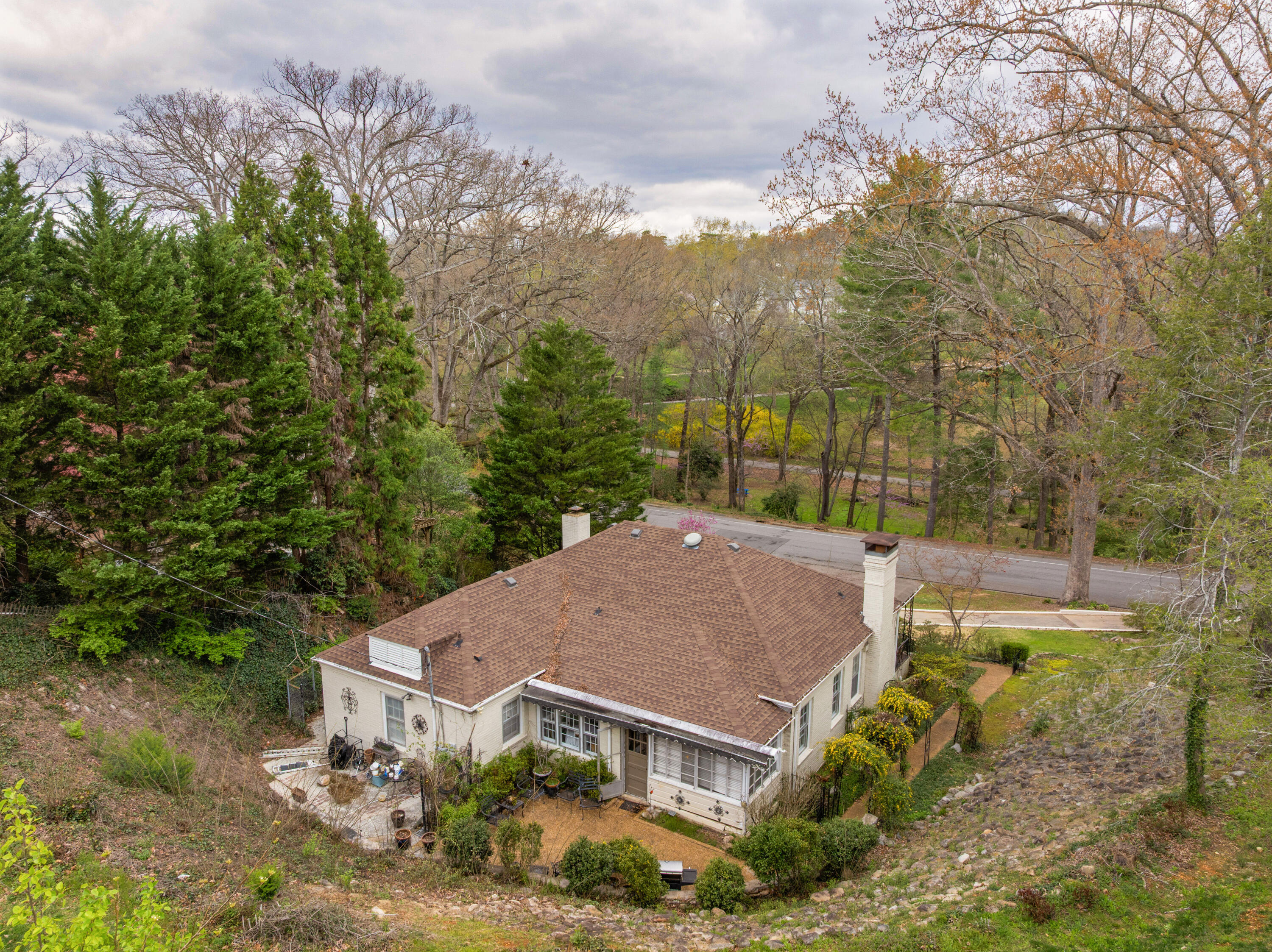 1608 Riverview Road Chattanooga, TN 37405 - Photo 13 of 31 10 - 1608 Riverview Road - Drone