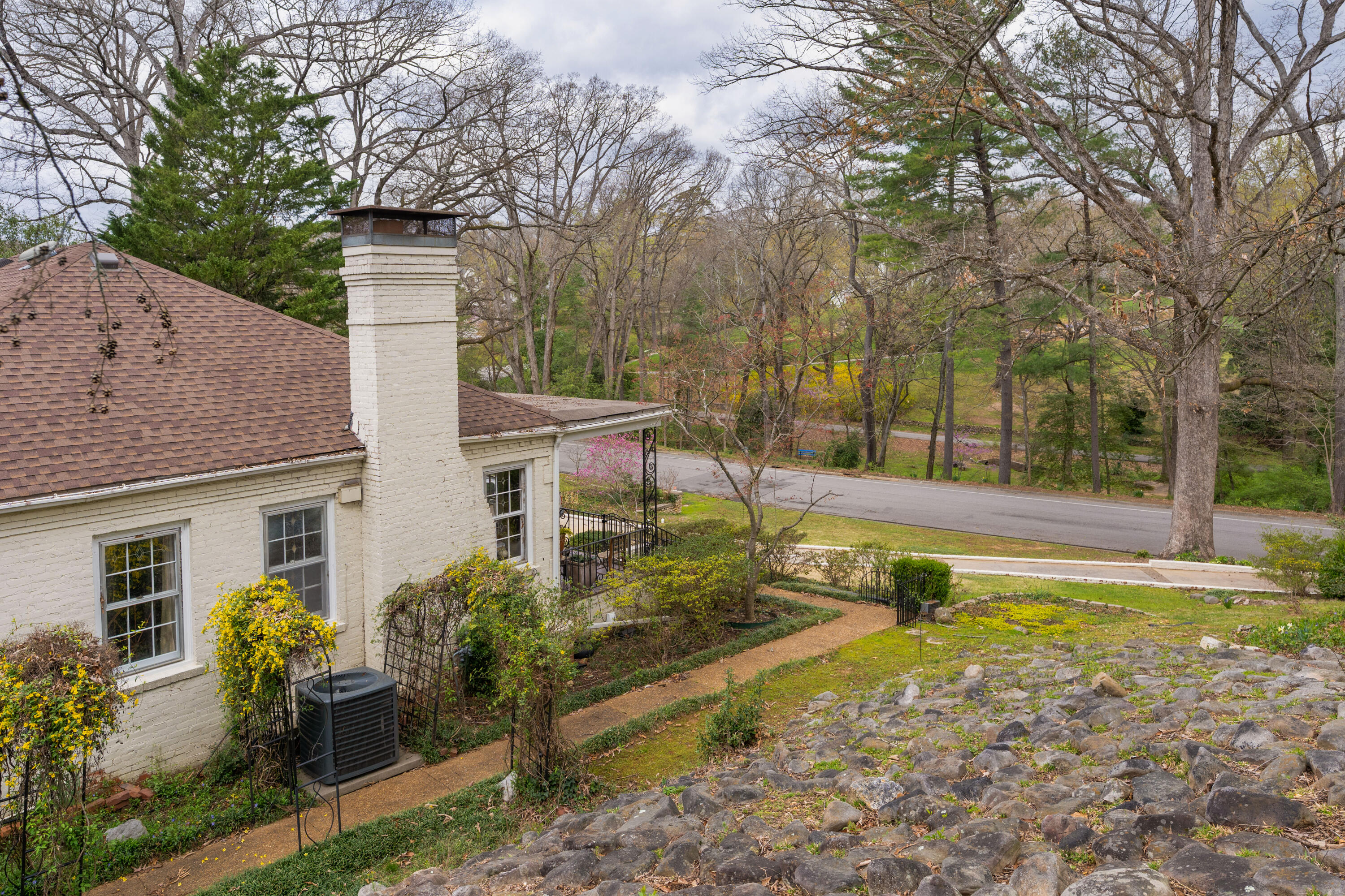 1608 Riverview Road Chattanooga, TN 37405 - Photo 22 of 31 27 - 1608 Riverview Road - Exterior