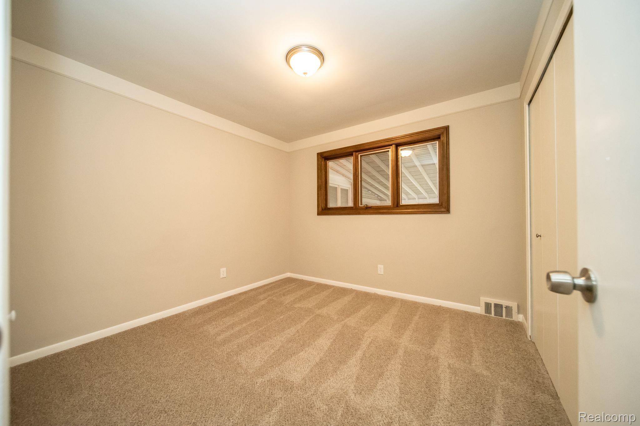 11390 Racine Road Warren, MI 48093 - Photo 32 of 81 Gallery Image 32