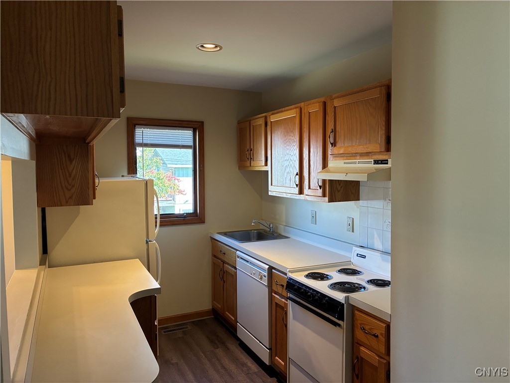 140 Marlborough Road Syracuse, NY 13206 - Photo 2 of 8