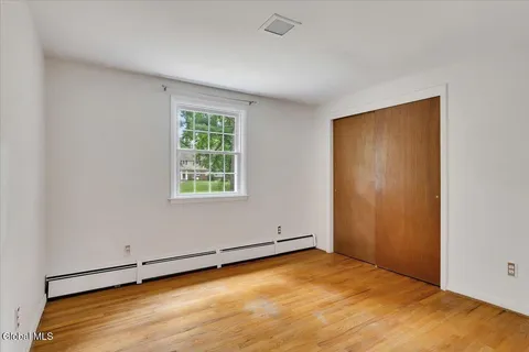 $450,000 | 9 Chestnut Lane, Clifton Park, NY 12065
