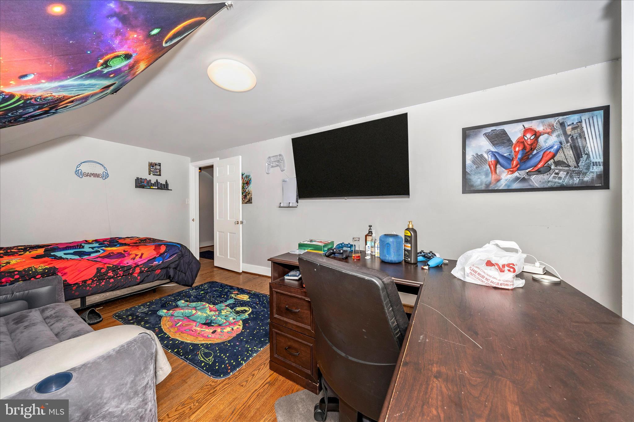 18826 Preston Road Hagerstown, MD 21742 - Photo 37 of 60 a living room with furniture and a flat screen tv