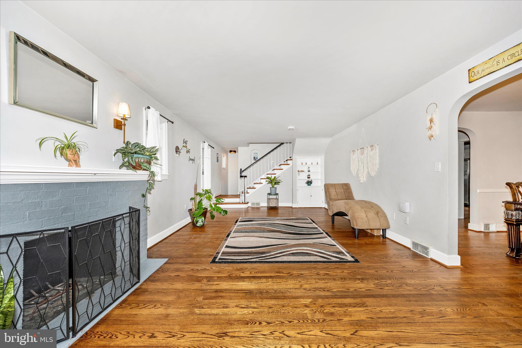 18826 Preston Road Hagerstown, MD 21742 - Photo 4 of 60 a view of an entryway and livingroom