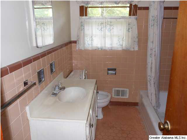 1550 Commerce Drive Sylacauga, AL 35150 - Photo 5 of 6