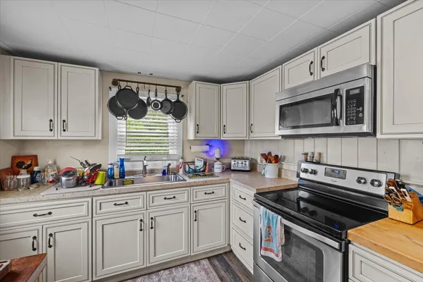 $397,500 | 7590 Poho Poco Drive, Kunkletown, PA 18058