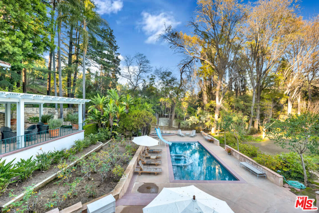 3405 Fryman Road Studio City, CA 91604 - Photo 16 of 28 a view of a yard with plants