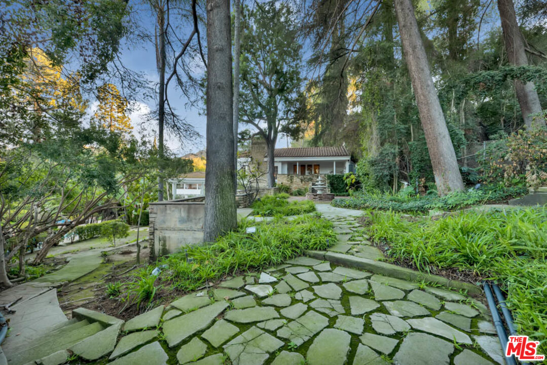 3405 Fryman Road Studio City, CA 91604 - Photo 22 of 28 a house with lots of trees