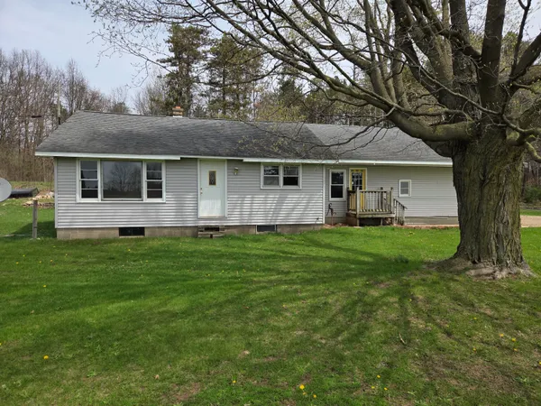 $139,900 | 62941 Highway 40, Lawton, MI 49065