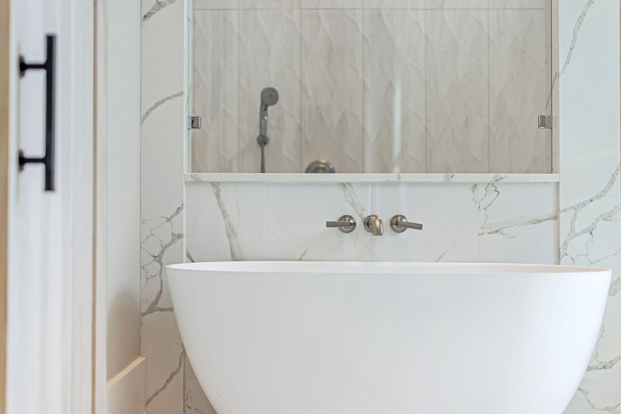 70 Bullard Road Santa Rosa Beach, FL 32459 - Photo 39 of 63 a bathroom with a bathtub