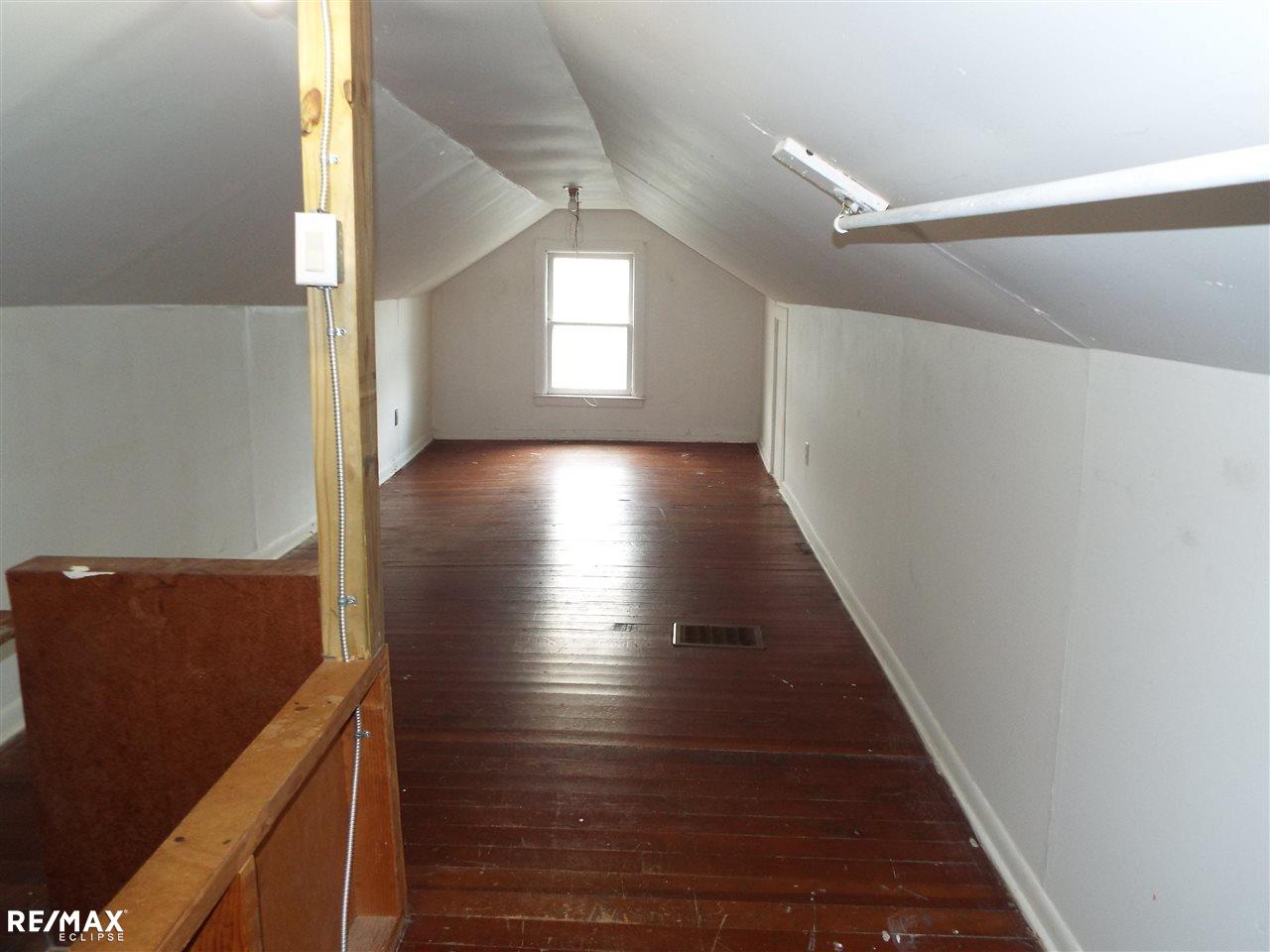 8276 Chapp Avenue Warren, MI 48089 - Photo 14 of 18 Upstairs