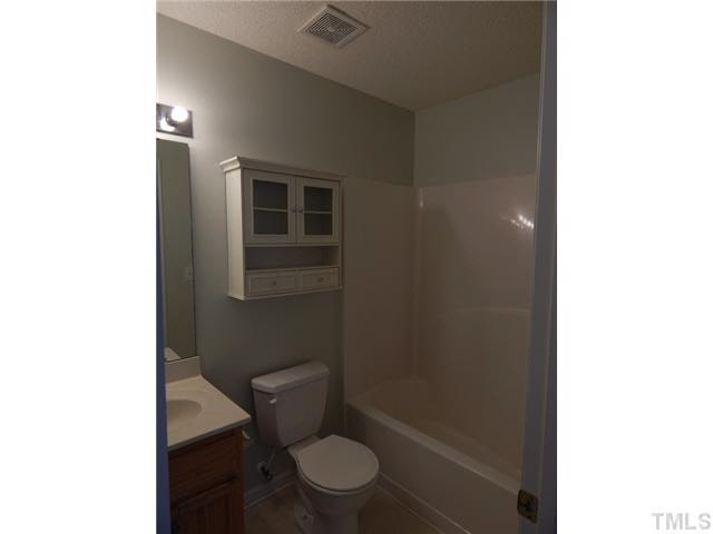 5542 Golden Moss Trail Raleigh, NC 27613 - Photo 19 of 25 .
