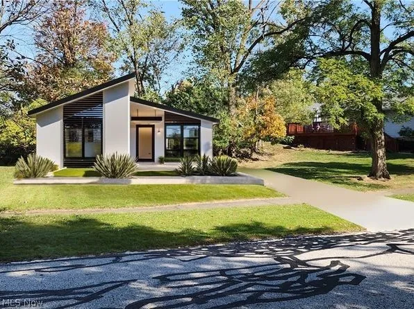 $39,900 | Parkhill Drive, Cleveland, OH 44130