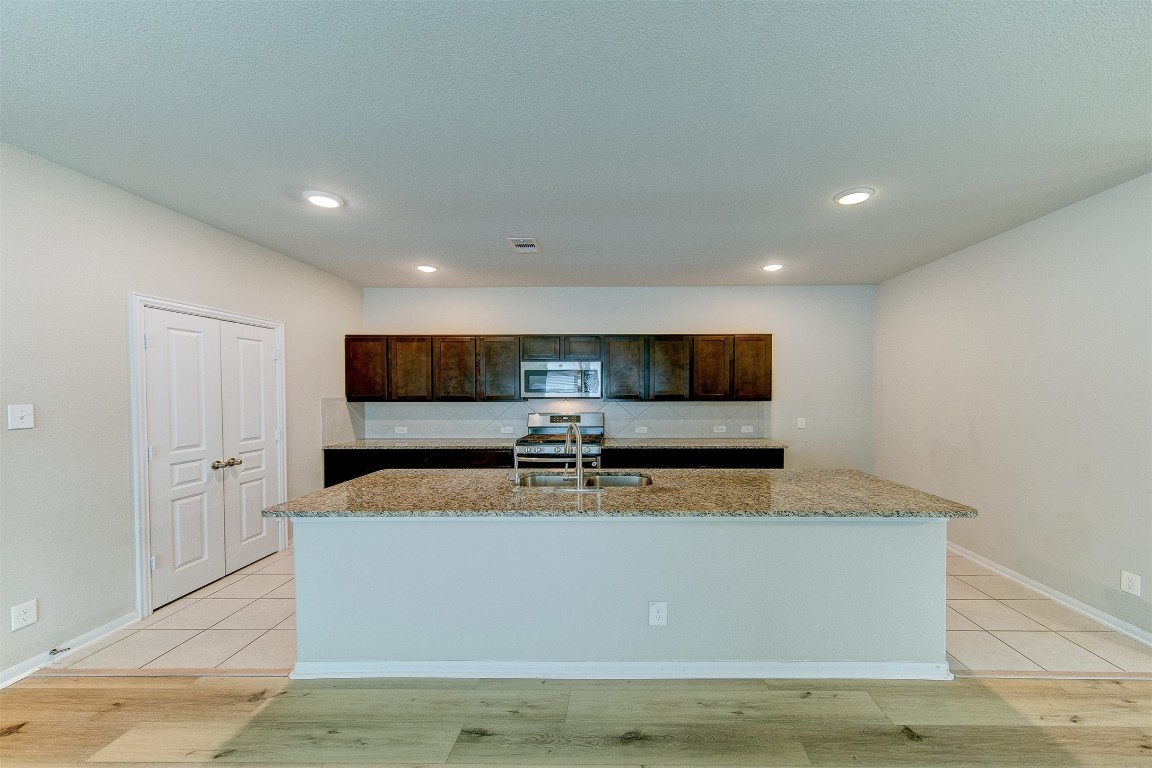 2164 Dale Street Alvin, TX 77511 - Photo 10 of 35