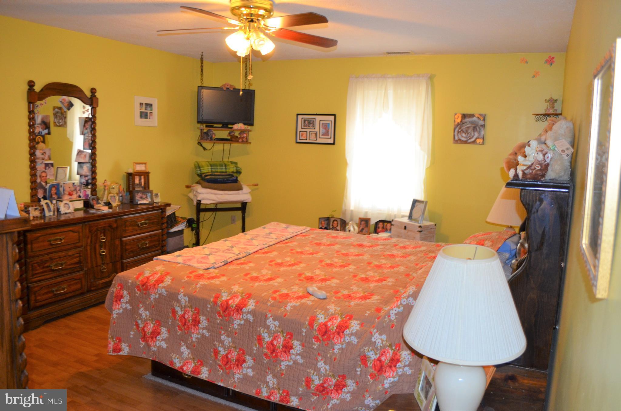4918 Rullman Road Shady Side, MD 20764 - Photo 11 of 25 1st floor master bed