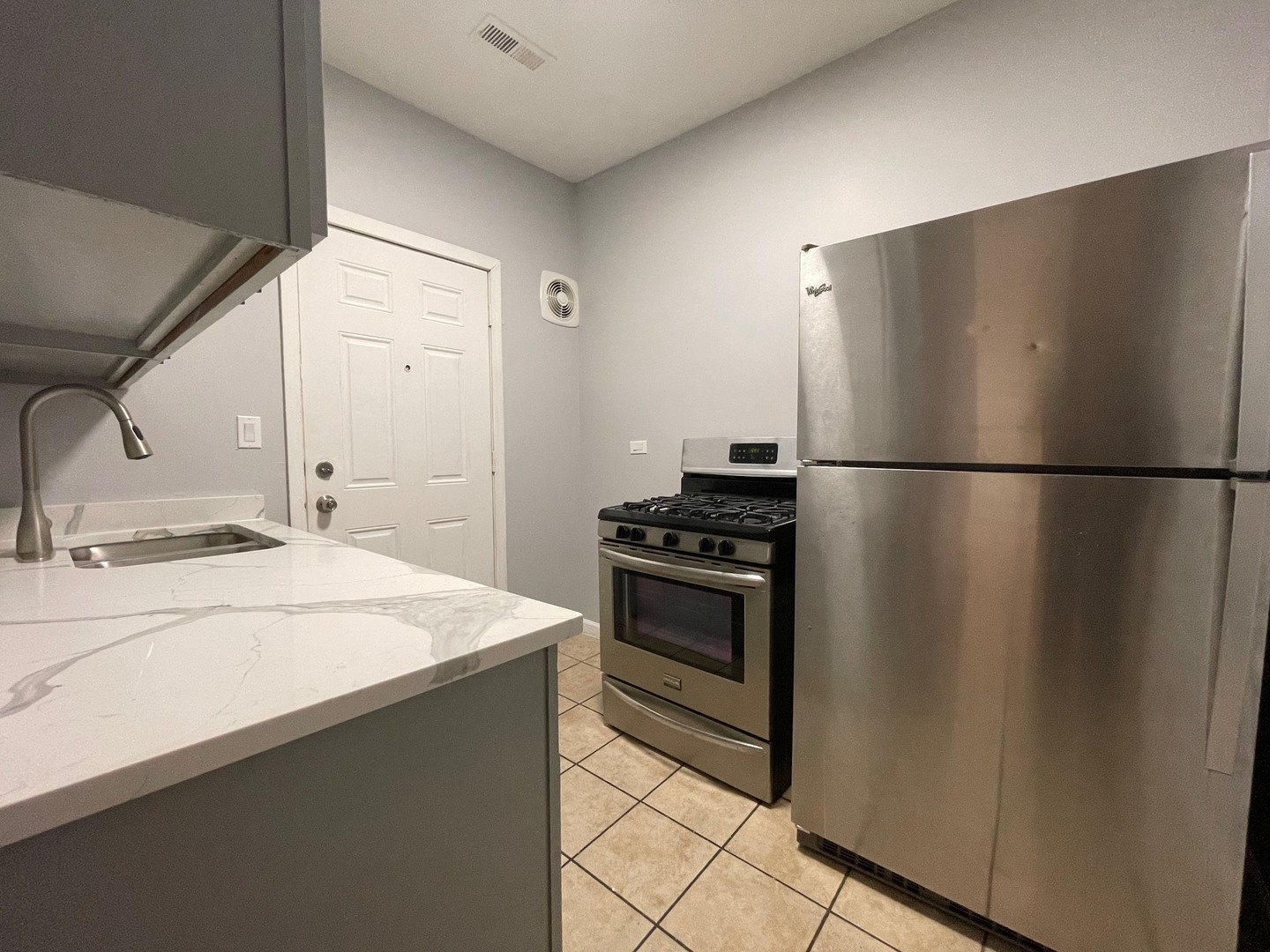 1160 North Harding Avenue, Unit 3 Chicago, IL 60651 - Photo 4 of 11