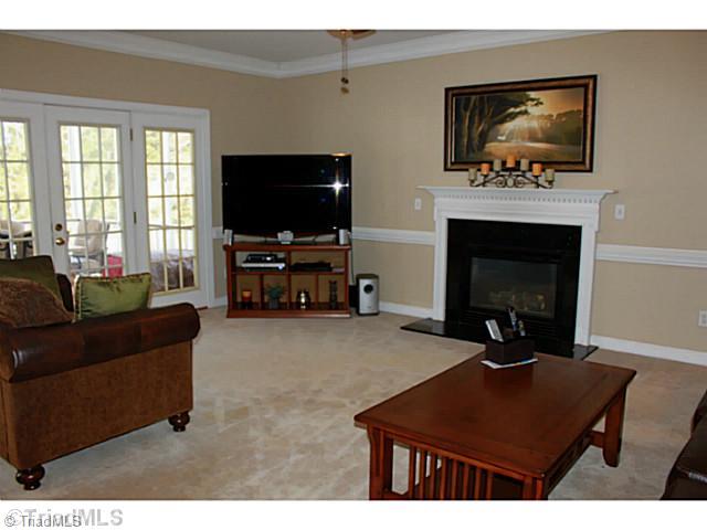 4606 Charlottesville Road Greensboro, NC 27410 - Photo 4 of 16 Den/Family/Great Room.