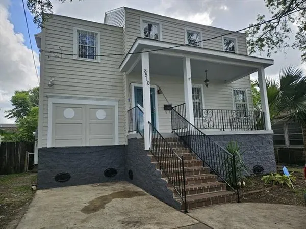 $2,100 | 8510 South Claiborne Avenue, Unit A, New Orleans, LA 70118