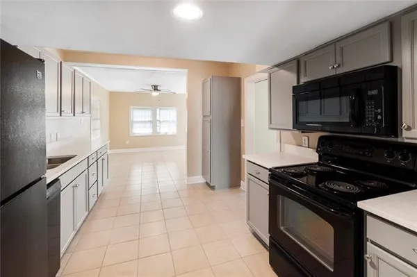 $2,100 | 8510 South Claiborne Avenue, Unit A, New Orleans, LA 70118