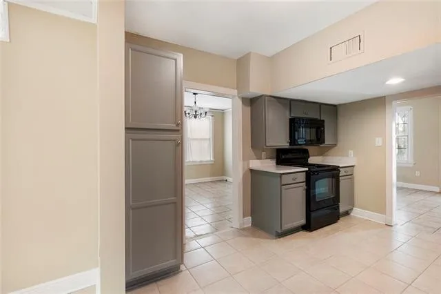 $2,200 | 8510 South Claiborne Avenue, Unit A, New Orleans, LA 70118