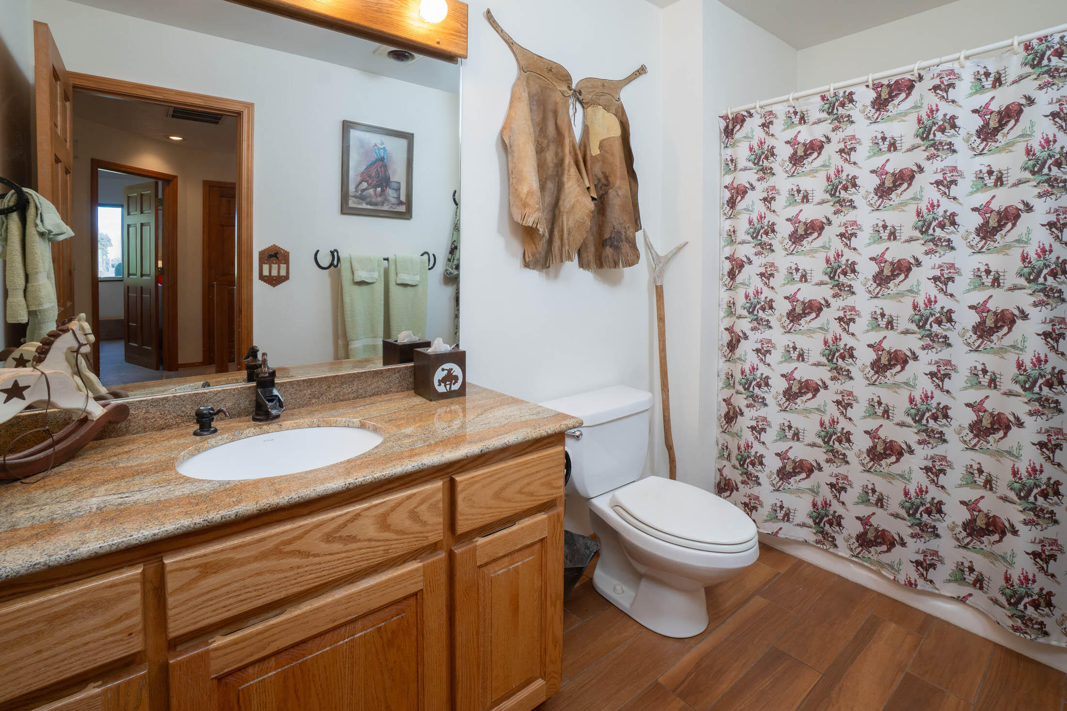 65010 Gerking Market Road Bend, OR 97703 - Photo 32 of 39 Guest bath