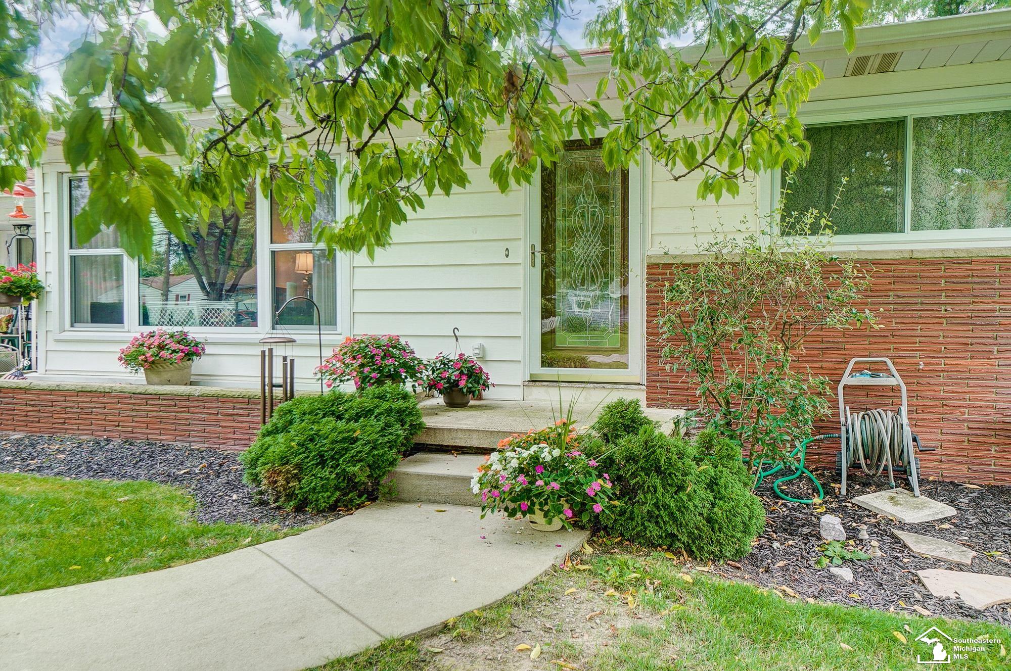 348 Ruff Drive Monroe, MI 48162 - Photo 7 of 46 Gallery Image 7