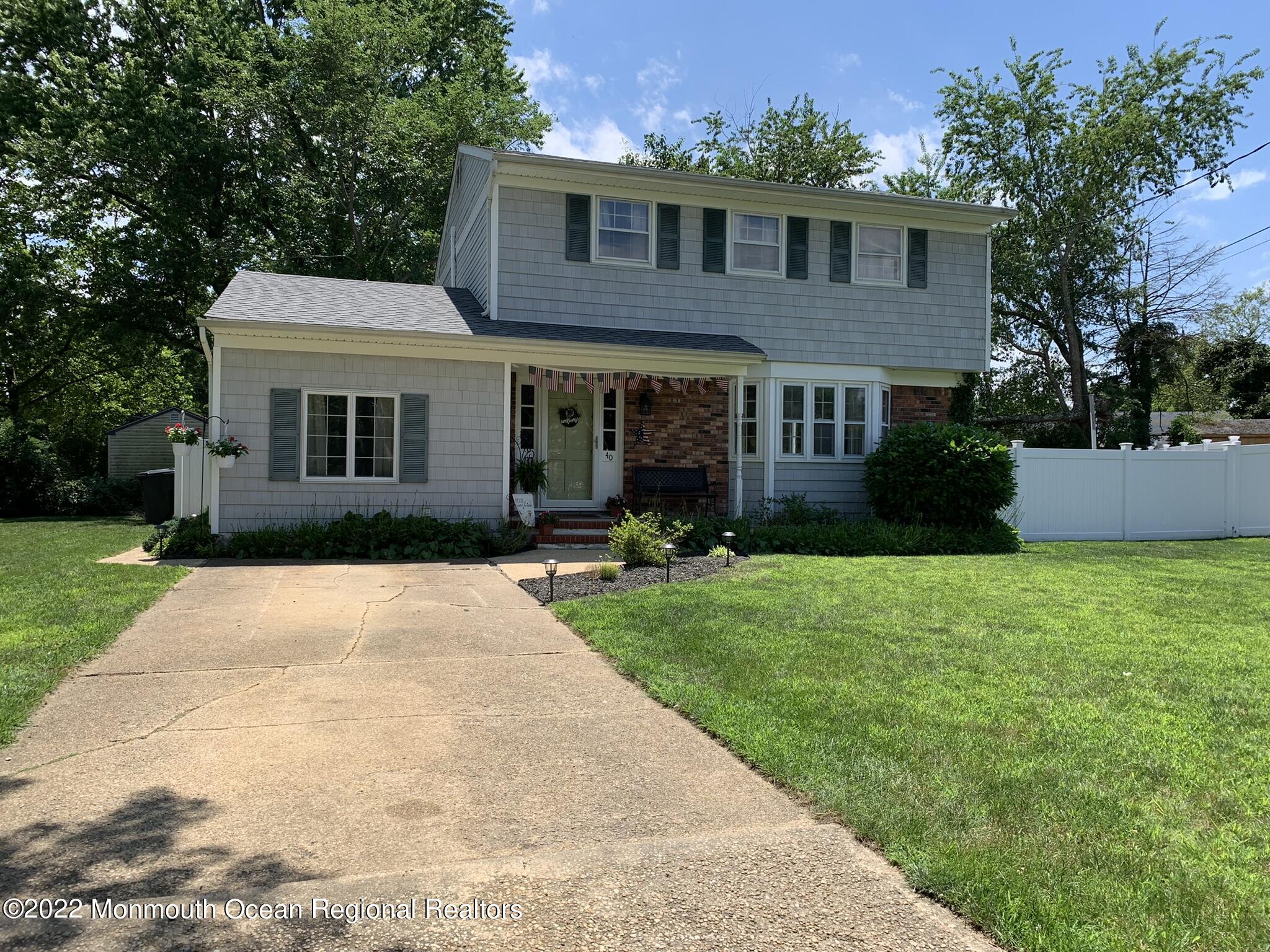 40 Leone Road Toms River, NJ 08755 - Photo 3 of 50 4 BEDROOM COLONIAL