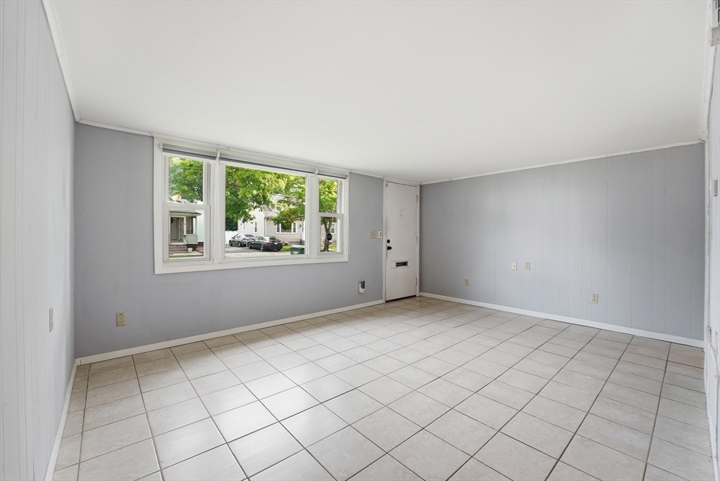 165 Hampden Street Springfield, MA 01151 - Photo 12 of 41