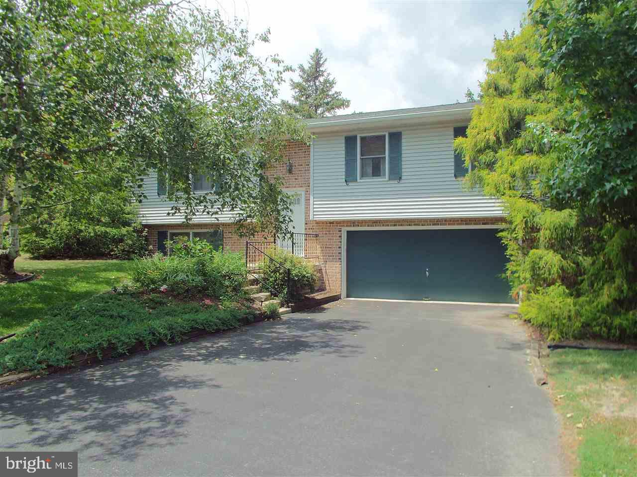 633 Greendale Road York, PA 17403 - Photo 1 of 17 Gallery Image 1