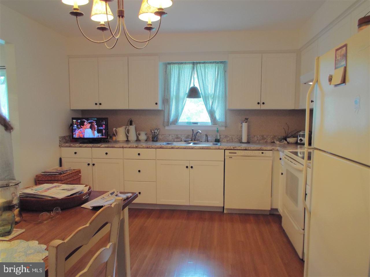 633 Greendale Road York, PA 17403 - Photo 5 of 17 Gallery Image 5