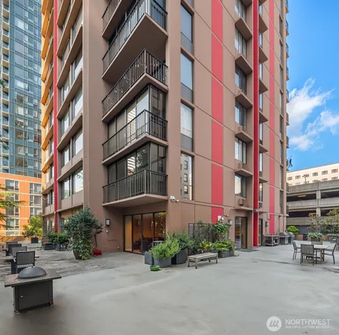 $745,000 | 1120 8th Avenue, Unit 1203, Seattle, WA 98101