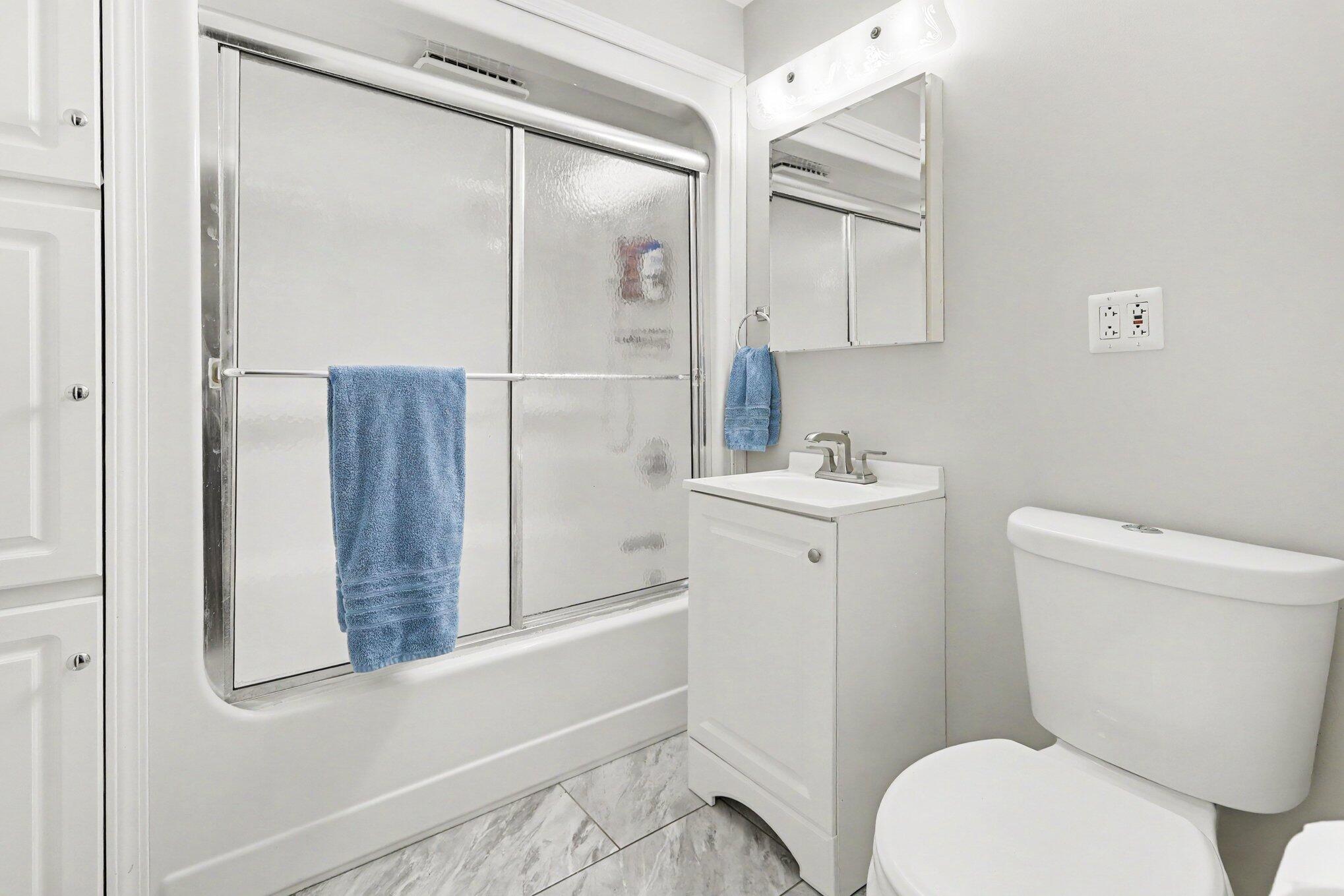 28269 Goddard Road Romulus, MI 48174 - Photo 11 of 28 016_file_9237