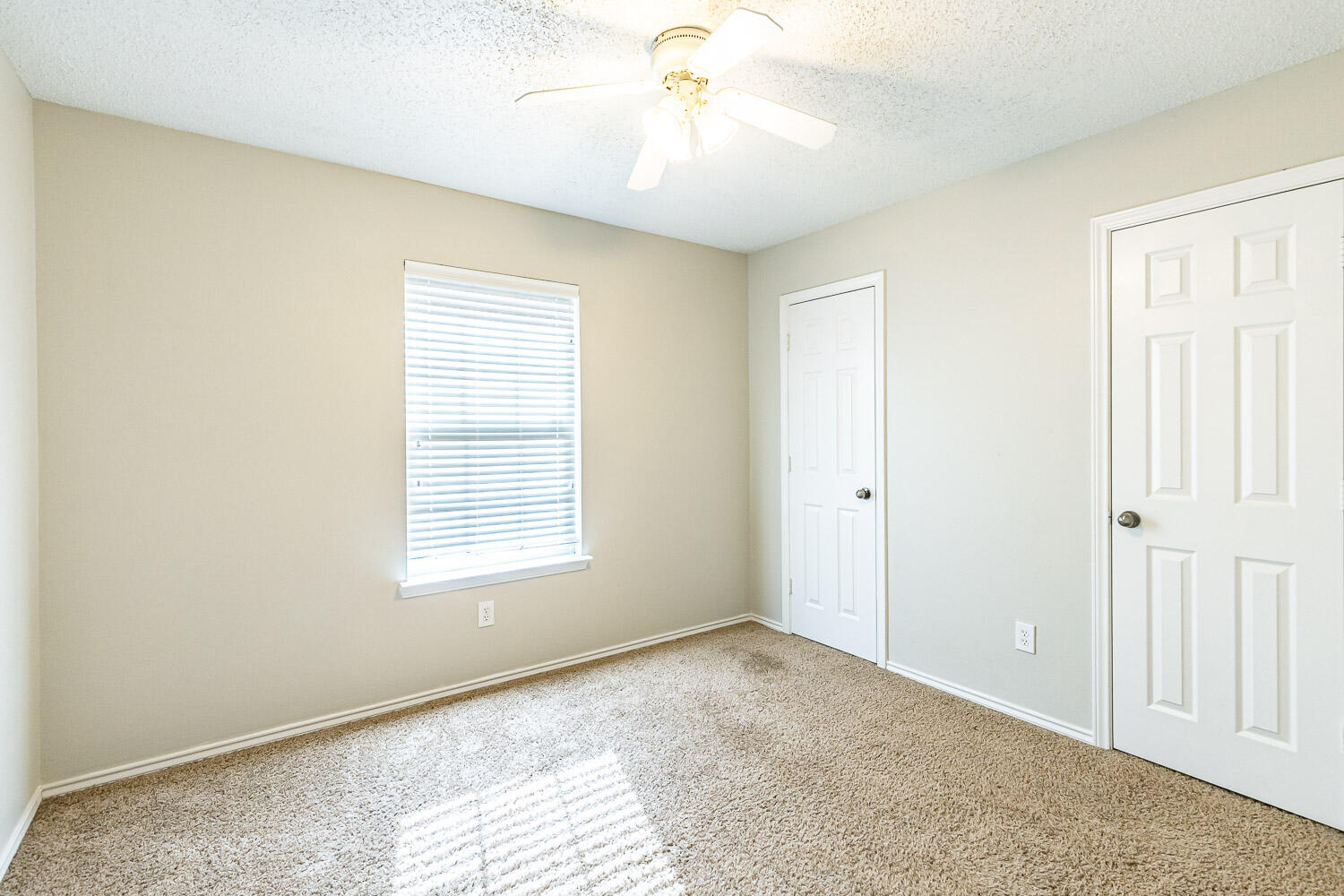 538 North Kirby Avenue Lubbock, TX 79416 - Photo 20 of 22 a view of a livingroom with a window