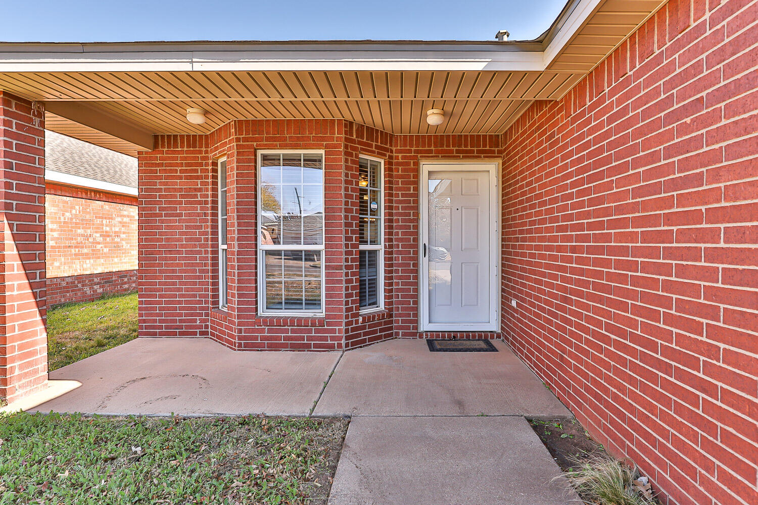 538 North Kirby Avenue Lubbock, TX 79416 - Photo 3 of 22 a front view of a house with a yard
