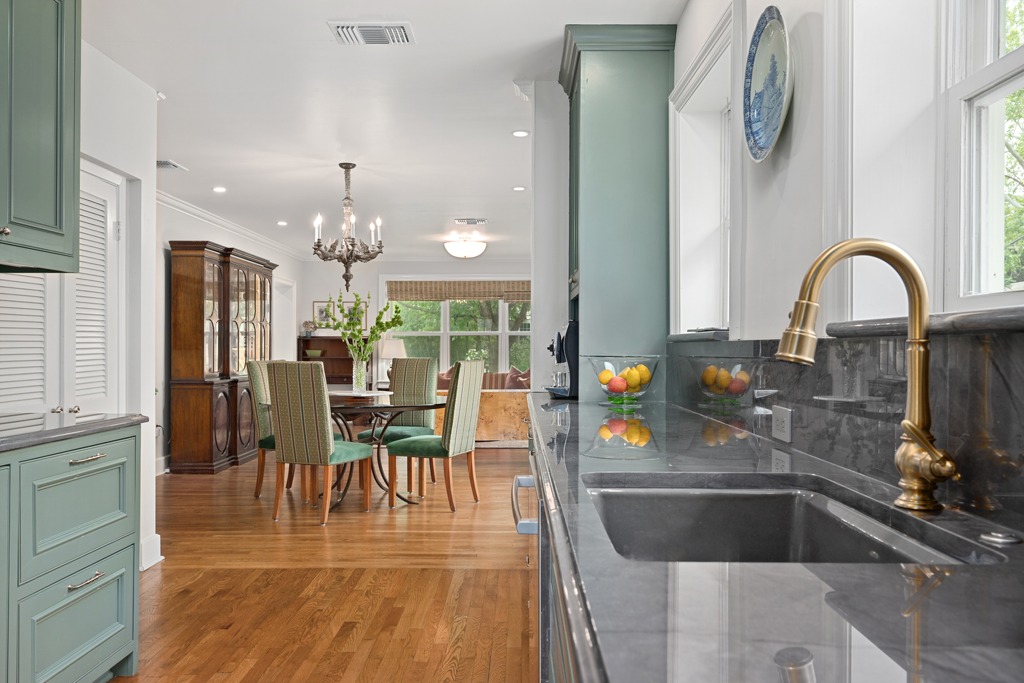 1908 West 37th Street Austin, TX 78731 - Photo 10 of 37
