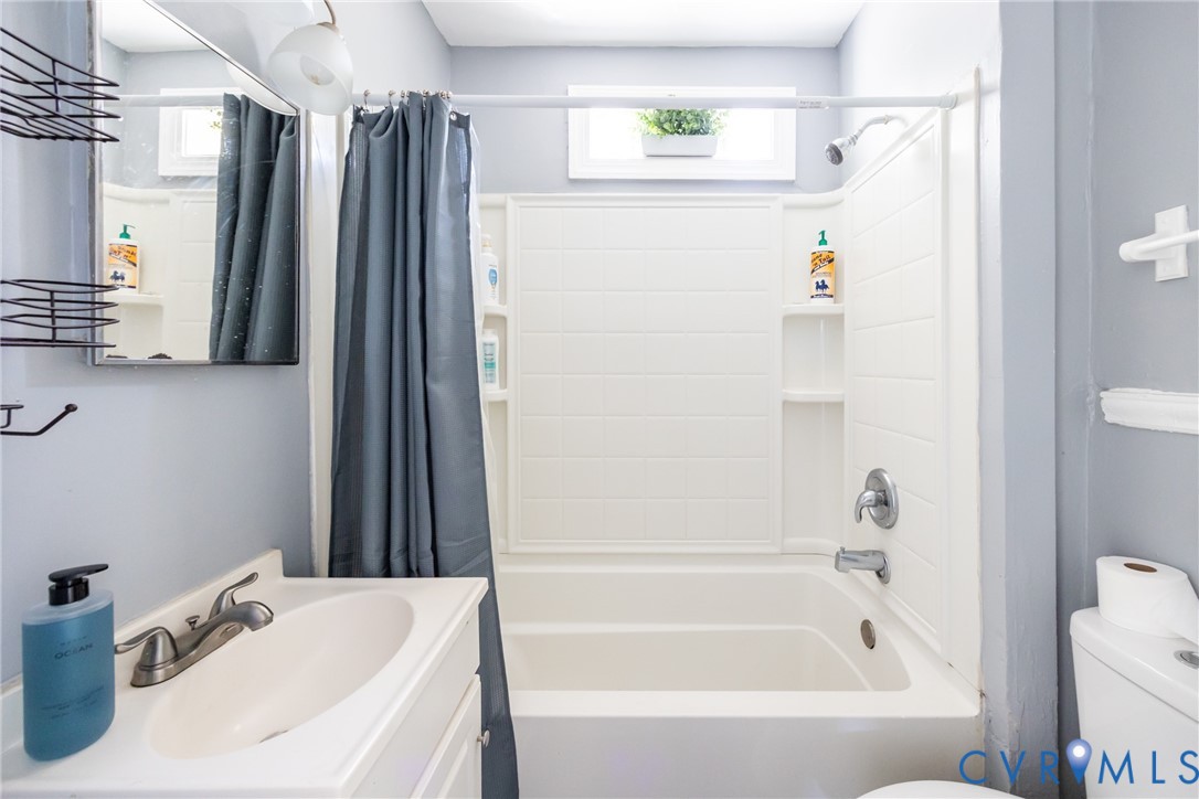 3505 Meadowbridge Road Richmond, VA 23222 - Photo 14 of 20 Bright, updated bathroom featuring a white ceramic