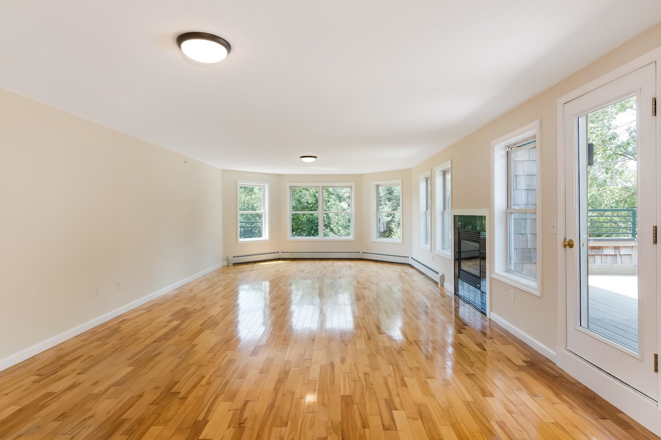 123 Claire Point Road, Unit 123 Burlington, VT 05408 - Photo 3 of 19 Gallery Image 3