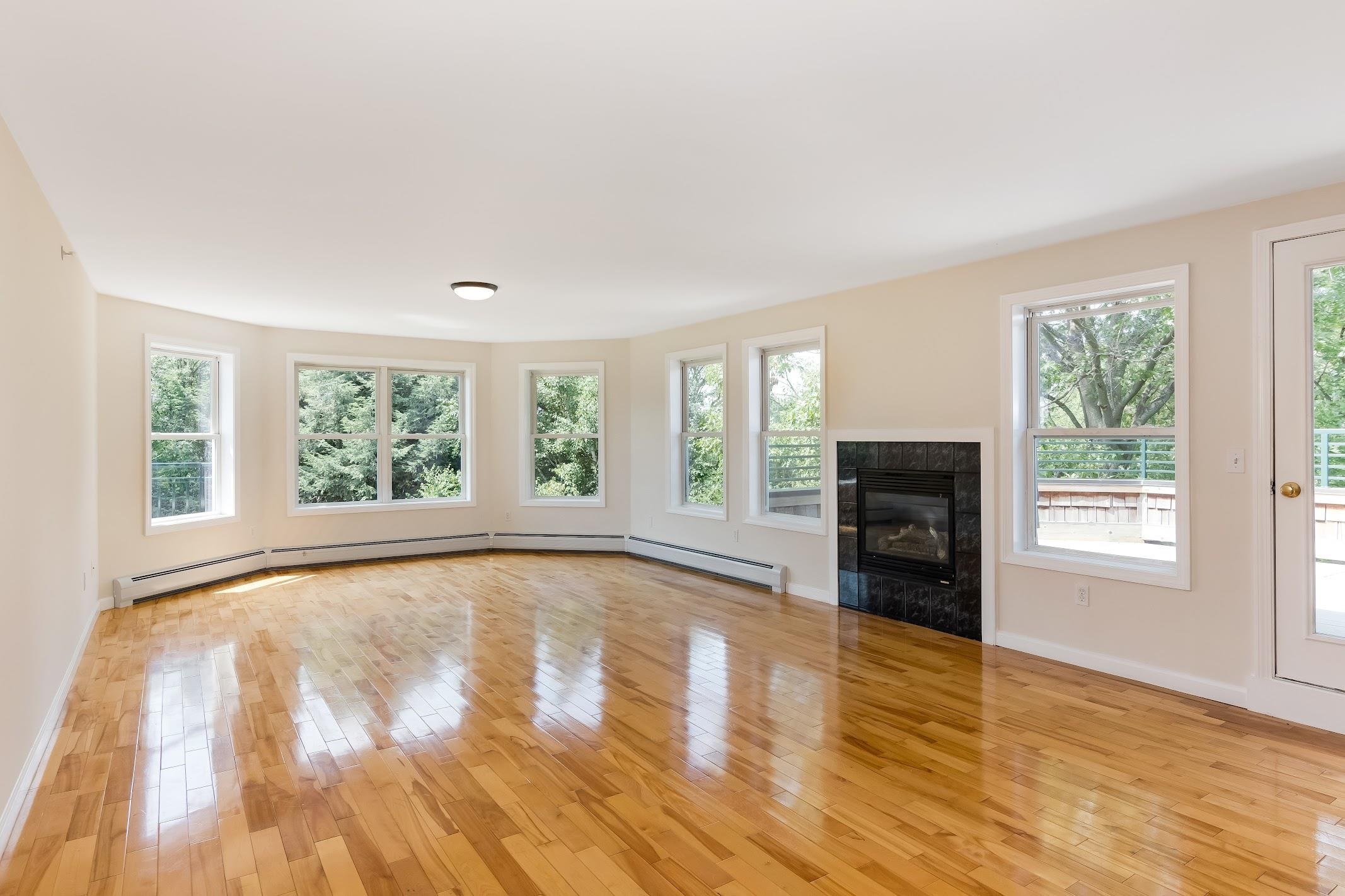 123 Claire Point Road, Unit 123 Burlington, VT 05408 - Photo 4 of 19 Gallery Image 4