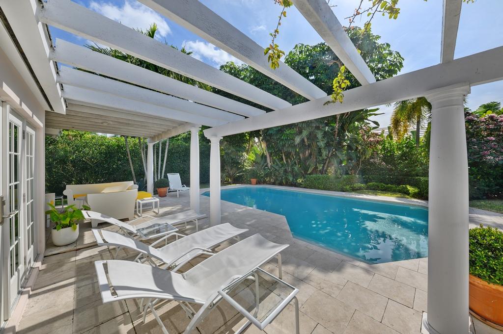220 Indian Road Palm Beach, FL 33480 - Photo 10 of 11 10