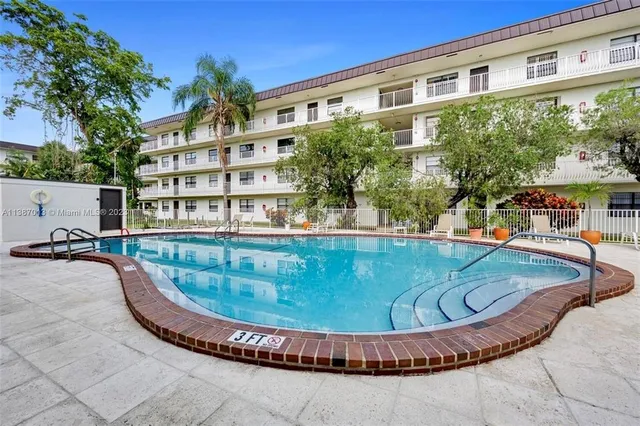 $215,000 | 500 Northeast 2nd Street, Unit 204, Dania Beach, FL 33004