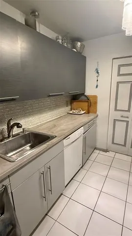 $215,000 | 500 Northeast 2nd Street, Unit 204, Dania Beach, FL 33004