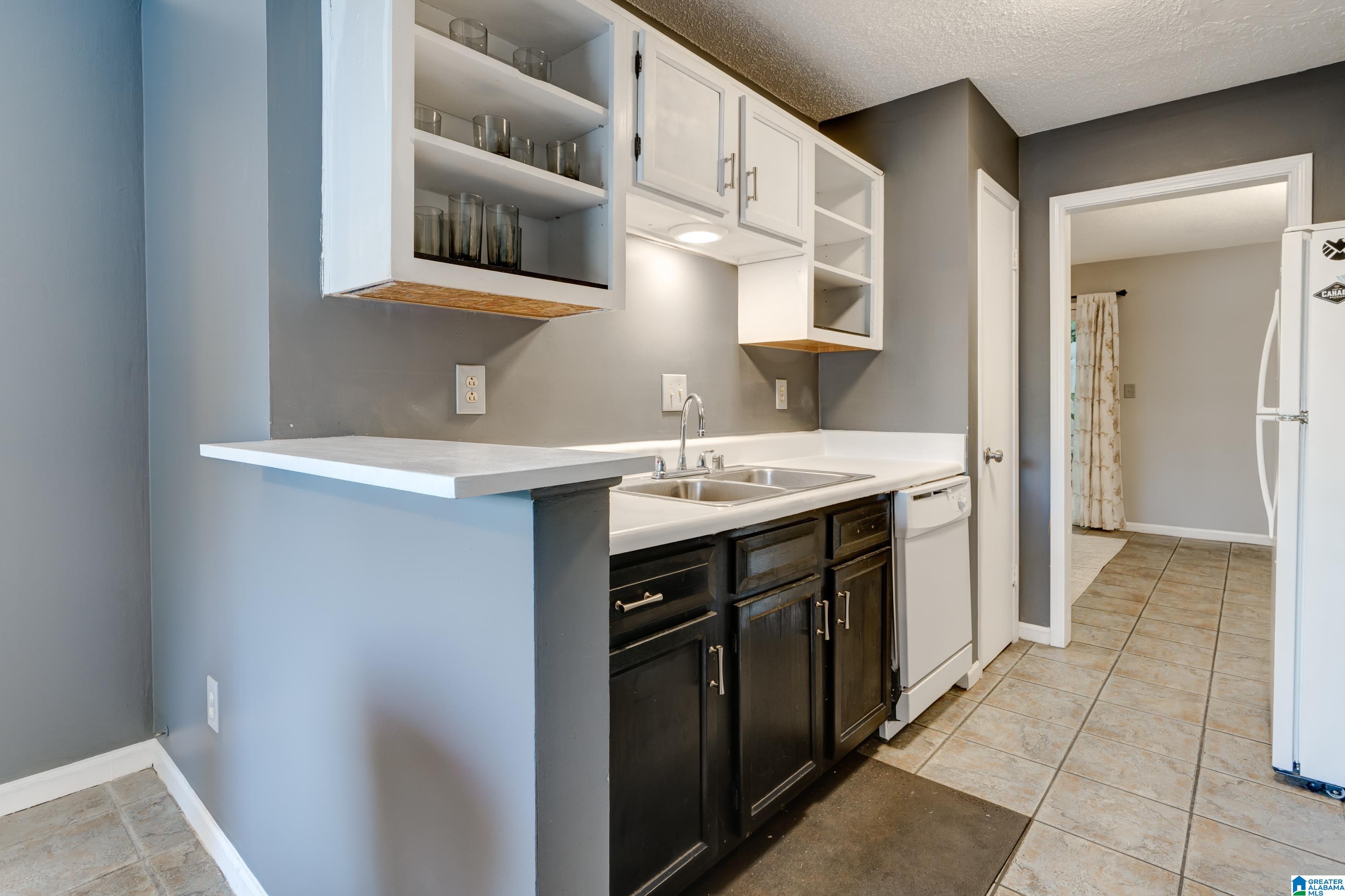 6137 Crest Green Road Birmingham, AL 35212 - Photo 10 of 26