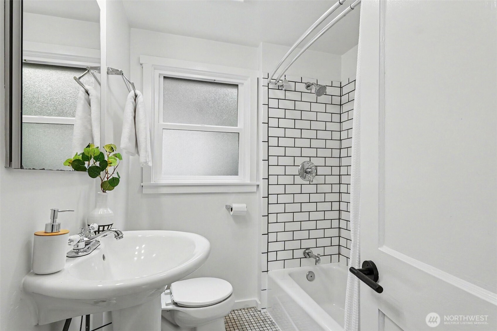 1111 North 76th Street, Unit 1 Seattle, WA 98103 - Photo 13 of 34