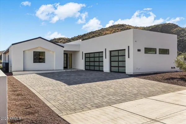$1,049,900 | 9027 South 19th Street, Phoenix, AZ 85042