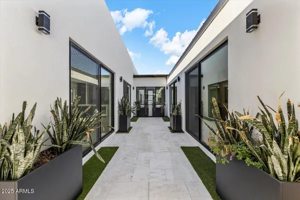 $1,049,900 | 9027 South 19th Street, Phoenix, AZ 85042