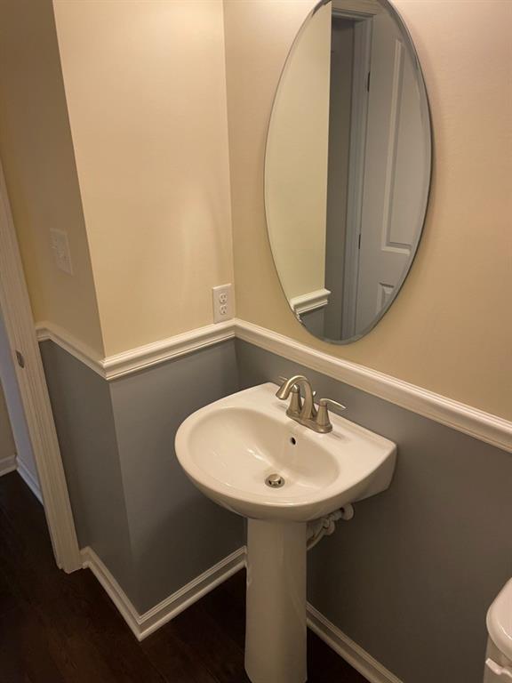 617 Broadmore Lane Wexford, PA 15090 - Photo 12 of 36 a bathroom with a sink and a mirror